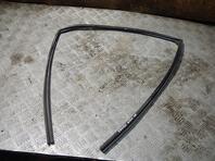 Уплотнитель стекла двери Toyota Corolla X [E14, E150] 2006 - 2013
