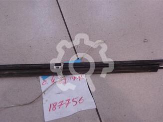 Накладка стекла заднего правого Nissan Cube I (Z10) 1998 - 2002