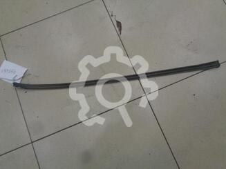 Уплотнитель двери Nissan March III (K12) 2002 - 2010