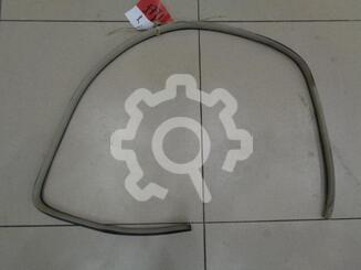 Уплотнитель двери Nissan March III (K12) 2002 - 2010