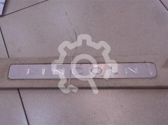 Накладка порога (внутренняя) Lincoln Navigator U228 2002 - 2006
