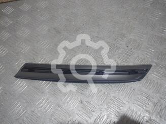 Накладка решетки радиатора Toyota Corolla X [E14, E150] 2006 - 2013