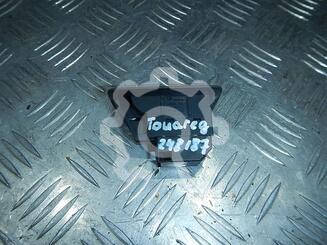 Кнопка стеклоподъемника Volkswagen Touareg I 2002 - 2010