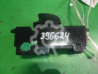 Кнопка стеклоподъемника Mitsubishi Outlander II 2005 - 2013