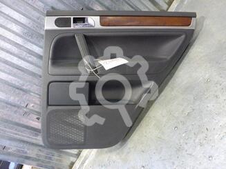 Обшивка двери задней правой Volkswagen Touareg I 2002 - 2010