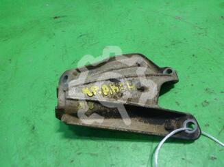 Кронштейн двигателя Audi A8 [D3,4E] 2002 - 2010