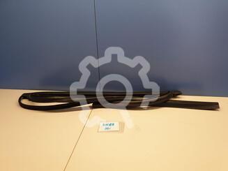 Уплотнитель двери Ford Kuga II 2012 - 2019
