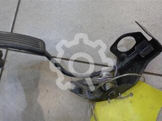 Педаль газа Toyota Avensis II 2003 - 2008