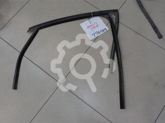 Уплотнитель стекла двери Ford Focus II 2005 - 2011