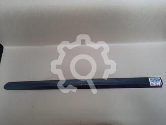 Молдинг двери передней правой Peugeot 107 2005 - 2014