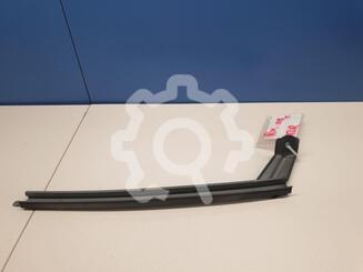 Направляющая стекла двери Lexus RX II 2003 - 2009
