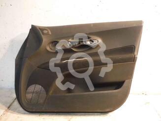 Обшивка двери передней правой Toyota Auris (E15) 2006 - 2012