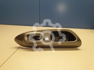 Кнопка стеклоподъемника Nissan Juke (F15) c 2011 г.