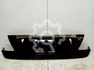 Накладка крышки багажника Lexus LS IV 2006 - 2017