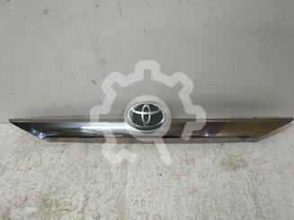 Накладка крышки багажника Toyota Camry VII [XV50] 2011 - 2018
