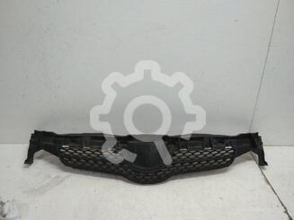 Решетка радиатора Toyota Auris (E15) 2006 - 2012