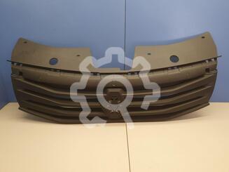 Решетка радиатора Renault Sandero I 2009 - 2014