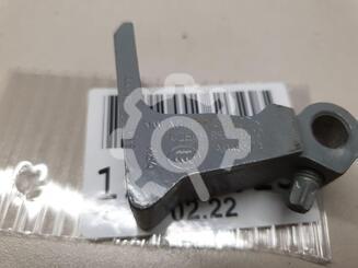 Петля двери передней Volkswagen Golf VII 2012 - 2020