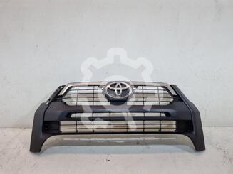 Решетка радиатора Toyota Hilux VIII 2015 - н.в.