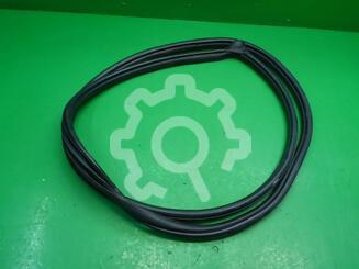 Уплотнитель двери Mazda CX-7 2006 - 2012