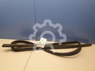 Уплотнитель стекла двери Mazda 2 I [DY] 2003 - 2007