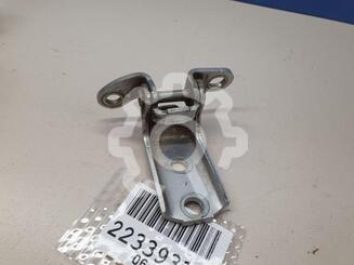 Петля двери передней Toyota Avensis III c 2009 г.