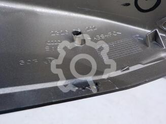 Крышка корпуса зеркала правого Audi Q7 с 2015 г.