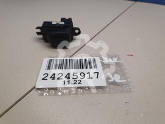 Кнопка стеклоподъемника Nissan Juke (F15) c 2011 г.