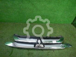 Решетка радиатора Mitsubishi Outlander III 2012 - 2024