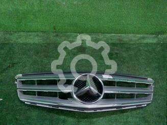 Решетка радиатора Mercedes-Benz C-Klasse III W204 2006 - 2015
