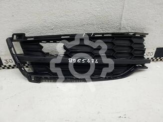 Решетка в бампер Skoda Karoq I 2017 - н.в.