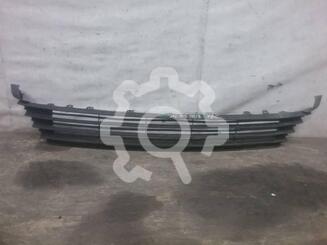 Решетка в бампер Toyota Corolla XI [E160, E170] 2012 - н.в.