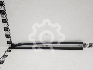 Накладка двери передней левой Mitsubishi Outlander III 2012 - 2024