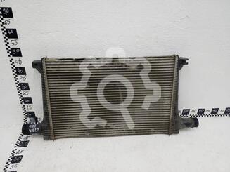 Радиатор дополнительный системы охлаждения Audi Q7 с 2015 г.