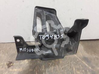 Кронштейн решетки радиатора Mitsubishi Outlander III 2012 - 2024