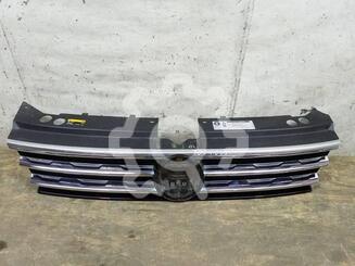 Решетка радиатора Volkswagen Tiguan II 2016 - н.в.