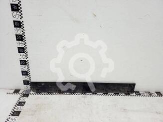 Накладка двери передней правой Lada Largus 2012 - н.в.