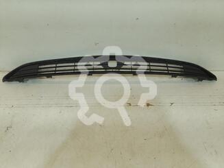 Решетка в бампер Toyota RAV 4 IV [CA40] 2012 - 2019