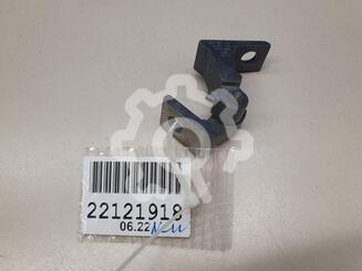 Петля двери передней Volkswagen Golf VII 2012 - 2020