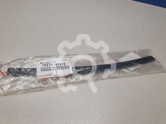 Уплотнитель стекла двери Toyota RAV 4 IV [CA40] 2012 - 2019