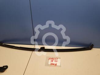Направляющая стекла двери Toyota Avensis III c 2009 г.