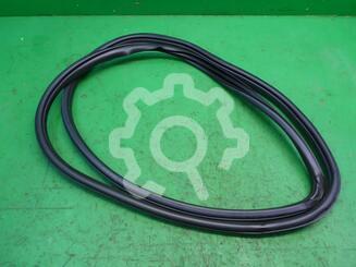 Уплотнитель двери Mazda CX-7 2006 - 2012