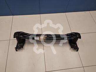 Усилитель переднего бампера Volkswagen Touareg II 2010 - н.в.