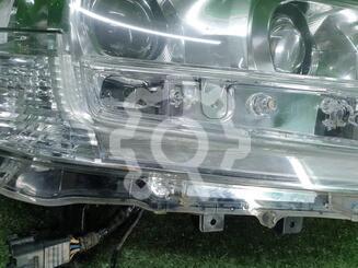 Фара правая Toyota Land Cruiser [200] 2007 - 2021