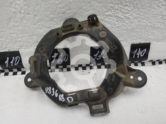 Кронштейн фары противотуманной правой Toyota Land Cruiser [200] 2007 - 2021