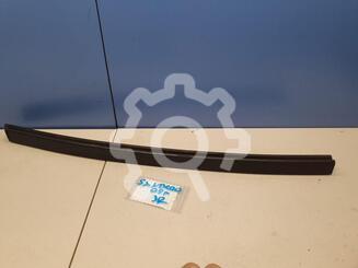 Направляющая стекла двери Renault Sandero I 2009 - 2014