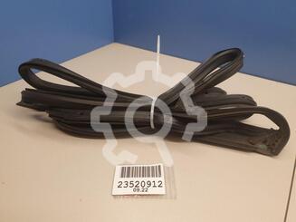 Уплотнитель двери Nissan Qashqai (J11) c 2014 г.