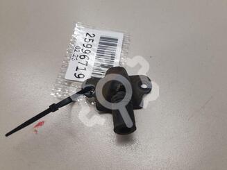 Отбойник крышки багажника Nissan Qashqai (J10) 2006 - 2014