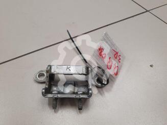 Петля двери Nissan Qashqai (J10) 2006 - 2014