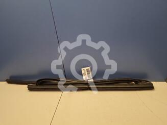 Уплотнитель стекла двери Ford Kuga II 2012 - 2019